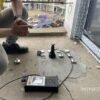 Test keo dan gach Sika tile bond2