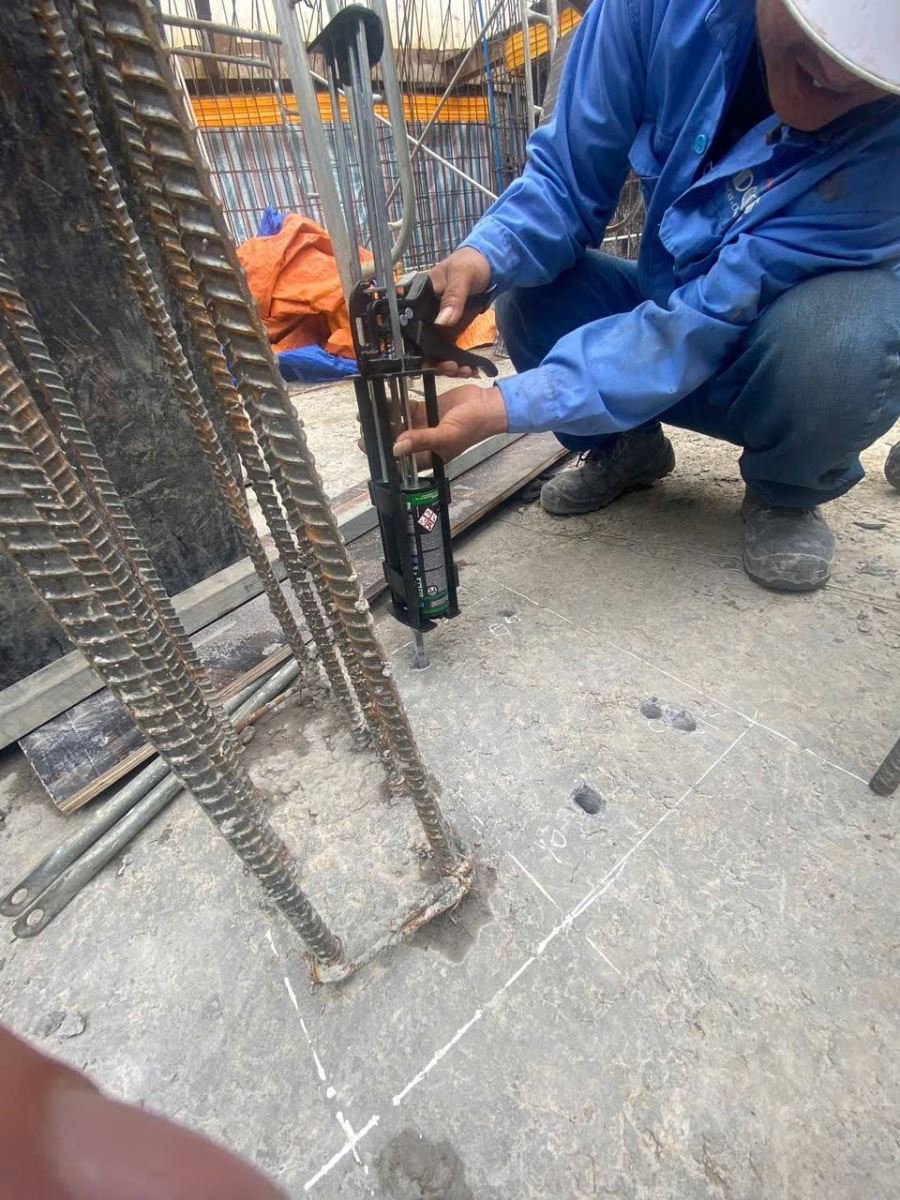 Thi công Sika AnchorFix-3030 neo thép