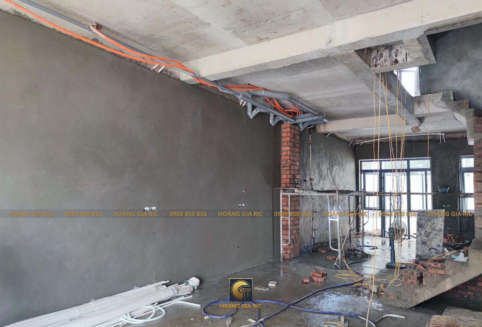 Thi công Sika MonoTop R mặt đứng