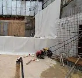 Thi công màng HDPE tự dính tường vách