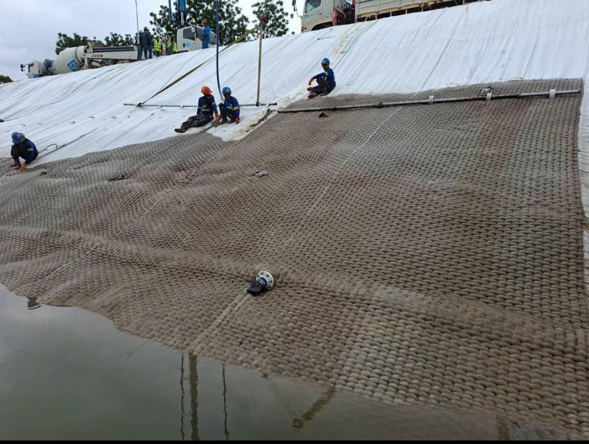 Chi tiết kết nối khớp đấu nối Draintube với màng chống thấm HDPE
