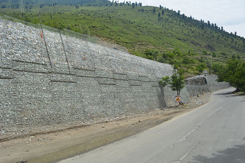 Ứng dụng Reinforced Earth - Slope stabilization