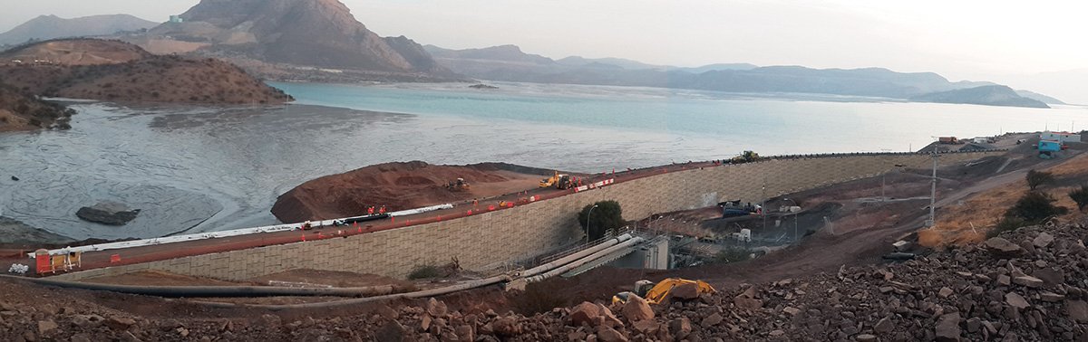 Ứng dụng Reinforced Earth - Dams and Dykes, Las Tortolas Chile