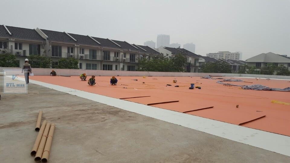 Thi công lớp bảo vệ trên màng Sarnafil G 476-15