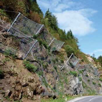 Hàng rào chống đá rơi (Rockfall Barrier) – hệ rào động năng cao