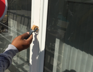 Sika Silbridge thi công khe co giãn mặt tiền