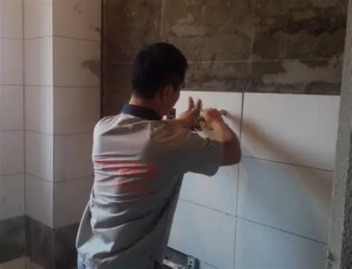 Trải keo bay răng cưa SikaCeram-255 Big Slab