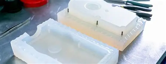 Khuôn PU đàn hồi SikaBiresin UR đúc cấu kiện bê tông trang trí