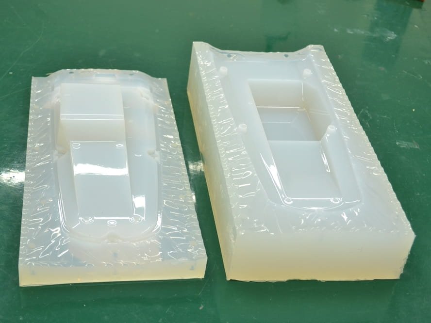 Khuôn mềm silicone transparent làm âm bản chi tiết undercut SikaBiresin