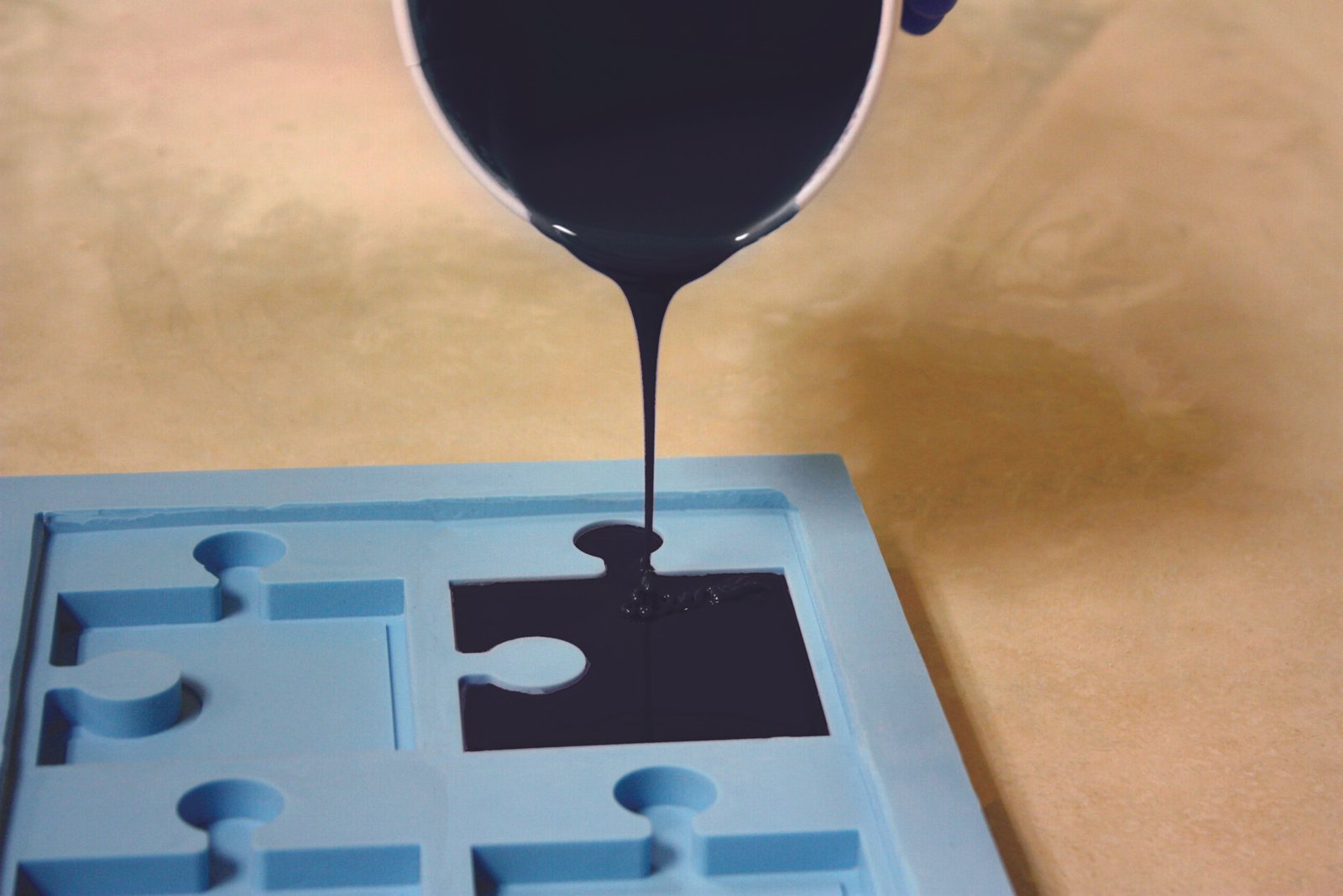 SikaBiresin® RA841 | Nhựa epoxy cán phủ tạo khuôn composite chịu nhiệt trung bình - Ảnh 8