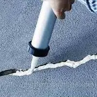 Đường keo dọc một khe nứt trên bề mặt nhám