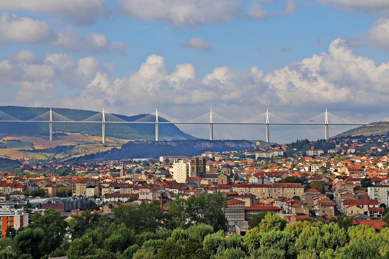 Cầu Millau Viaduct Pháp góc nhìn toàn cảnh — Freyssinet